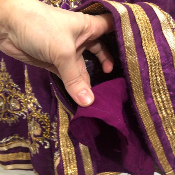 - Girls Purple & Gold East Indian Outfit. - Picture 6 of 9
